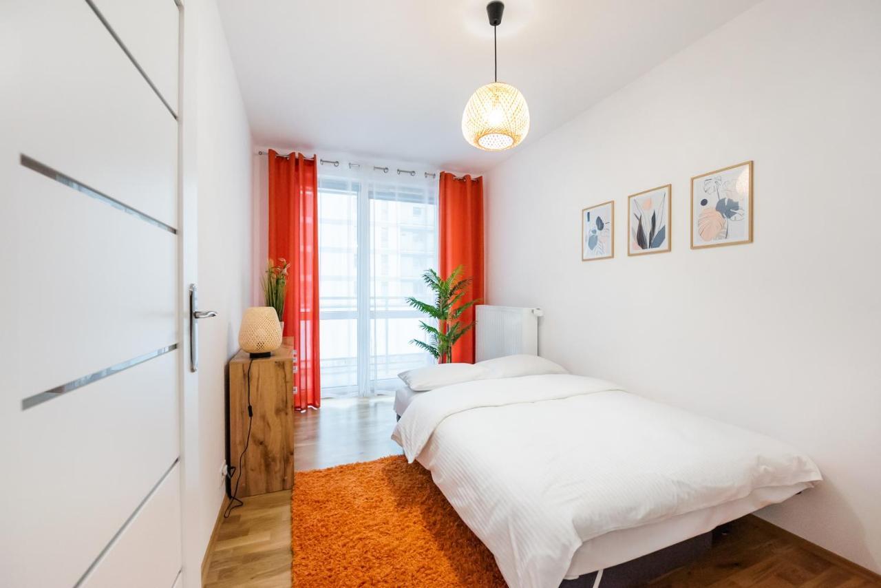Metro Bemowo Colourful Apartment Warsaw Exterior photo